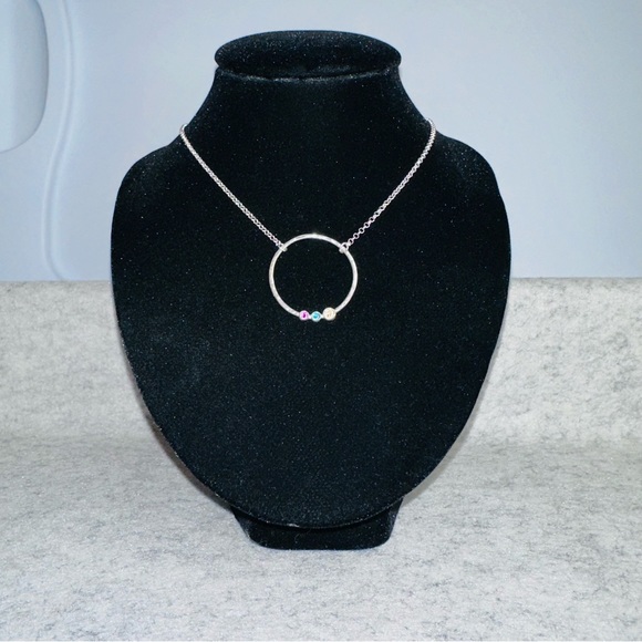 Talia - Sterling Silver Necklace with hammered circle with Swarovski crystals - Picture 11 of 14